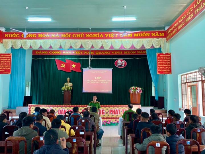 Công an xã Ea Kiết tổ chức Tuyên truyền, phổ biến, giáo dục pháp luật