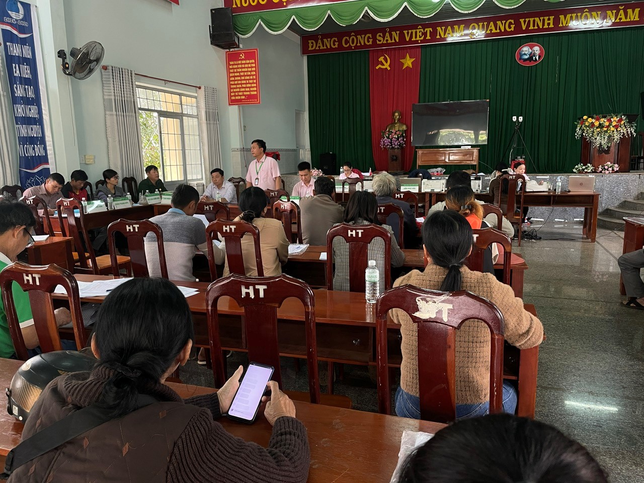 ĐẨY MẠNH CÔNG TÁC TẬP HUẤN CHO CÁN BỘ HỘI VÀ TỔ TKVV TRÊN ĐỊA BÀN XÃ EA KIẾT